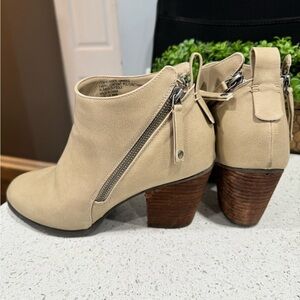 Side Zip Heel Bootie (WW) - Sz 9WW